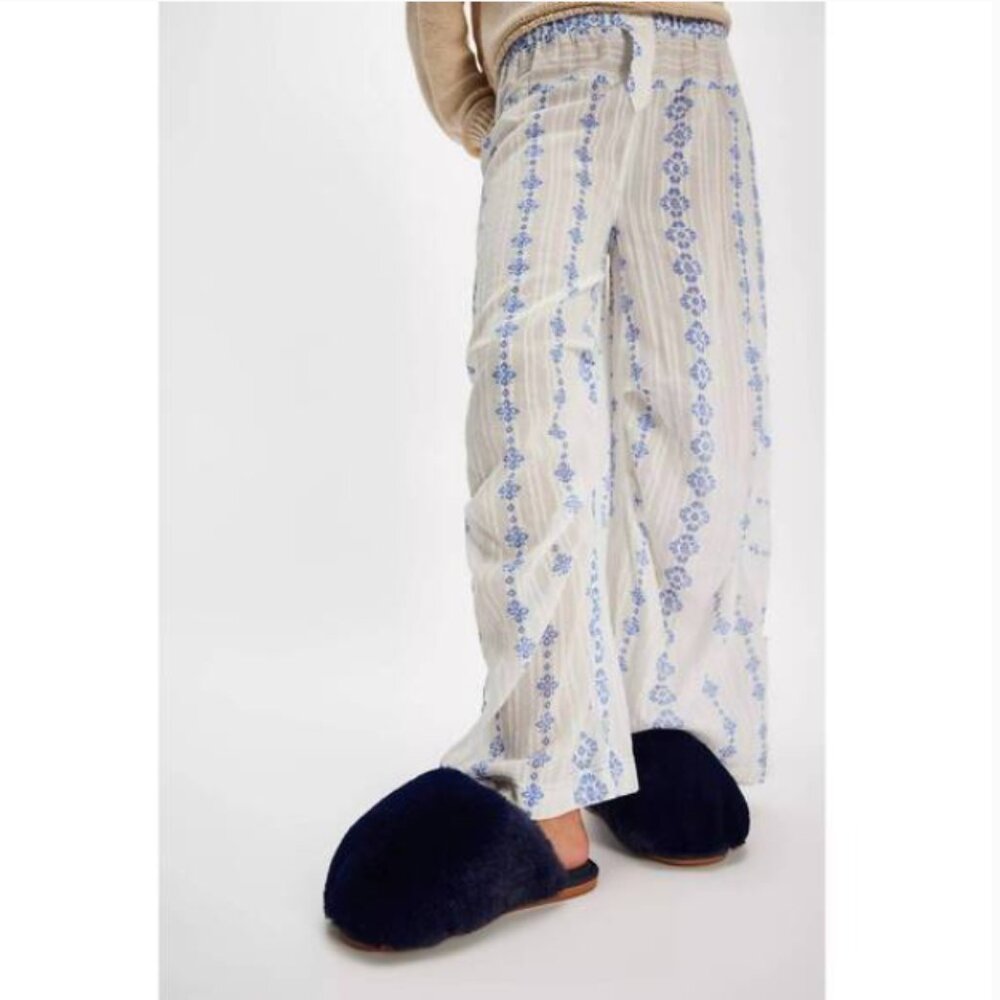 Free People Snowball Faux Fur Slipper Oversized‎ in Dark Blue Size 40 - NEW